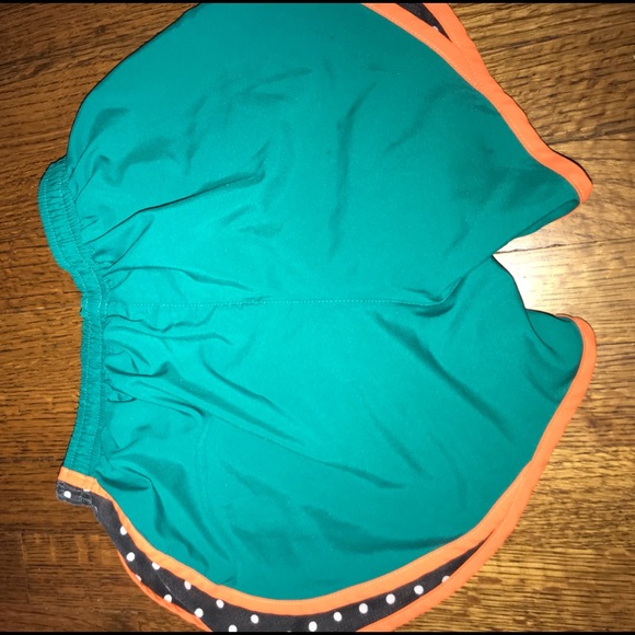 VARSITY NIKE SHORT - Picture 4 of 4